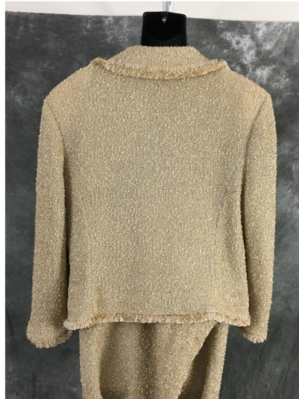 BEAUTIFUL St John knit gold shimmer fringe jacket skirt suit size 14 16 - Picture 8 of 10